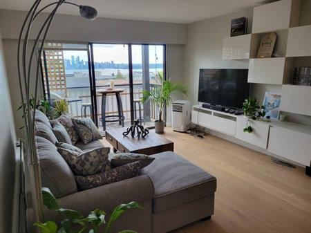 Updated South facing top floor 1 bed with ocean/city views -