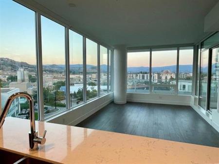 Deluxe 2 bed 2 bath condo