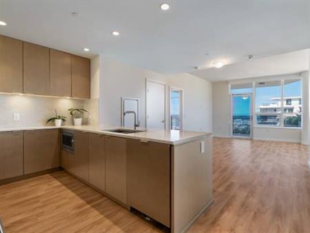 2 Bed, 2 Bath, Den, Sub Penthouse, Centreview, 2 parking, *Video Tour*