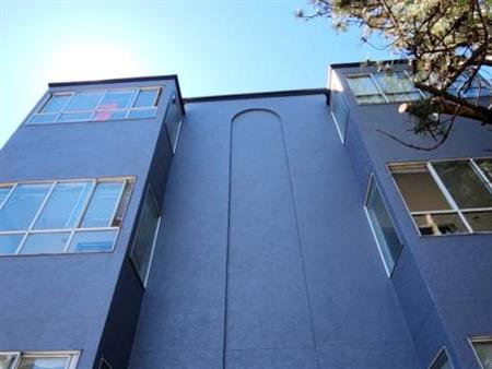 Cozy 2 Bedroom available in Marpole