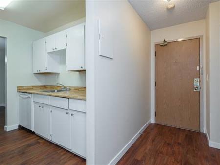 Family oriented 2 bedroom apartment available from February 1/2025