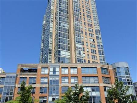 Parkview Towers | 289 Drake Street, Vancouver