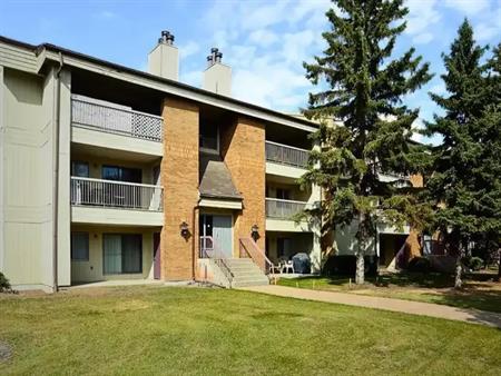 Hermitage Village Apartments | 1174 Hooke Road, Edmonton