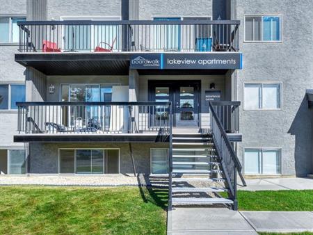 Lakeview Apartments | 5320 Lakeview Dr. SW, Calgary