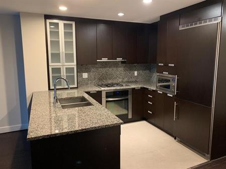 Spacious 1434 Sq Ft 2 Bed/ 3 Bathrooms Townhouse with Attached Double Garage ! | Calgary