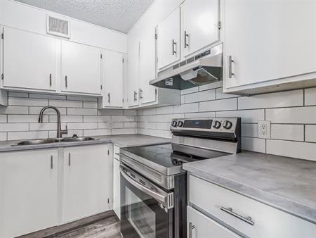 New Reno’s, Pet friendly, First floor, Large One-Bedroom Unit | 4340 73 Street Northwest, Calgary