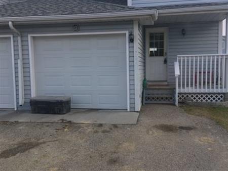 Looking for a Rental with a garage look no further!!! | 465 Makenny Street, Hinton