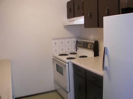 Clean Quiet Affordable Adult Living!! | 5715-56th ave, Red Deer