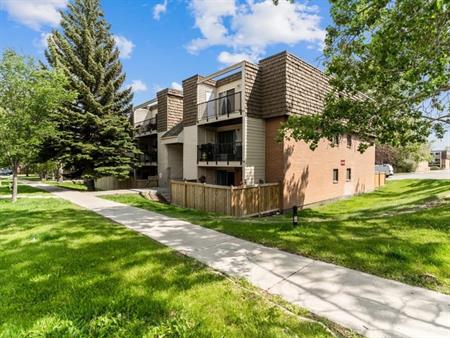 Pineridge Greene Apartments | 5300 Rundlehorn Drive NE, Calgary