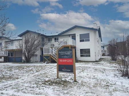 Southwood Square | 128 12th Avenue, Slave Lake