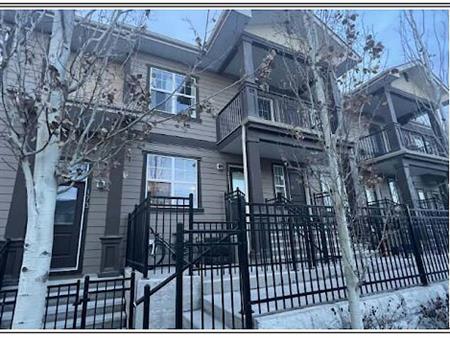 This cozy, two-bedroom delight sits well on the beautiful Evanston neighborhood | 171 - Evanscrest Gardens NW, Calgary