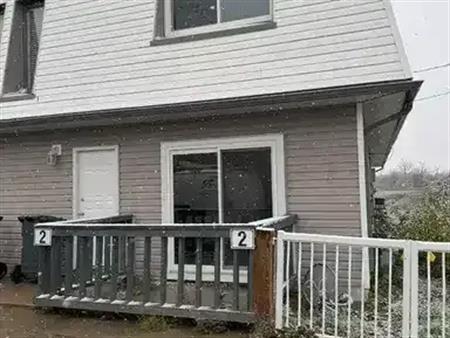 3 Bedroom Unit in Fourplex in Sexsmith Available Immediately | 9510 100 Avenue, Sexsmith