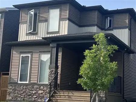 Available room, priced at $750 CAD. All Utilities are Included. | 85 - 85 Evanscrest Road Northwest, Calgary