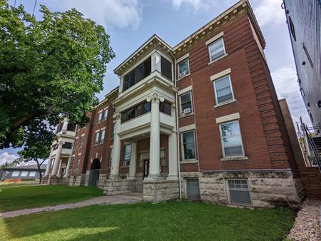 Moxam Court Apartments | 280 River Ave, Winnipeg