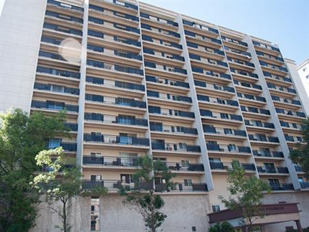 Riverview Towers | 240 Stradbrook Avenue, Winnipeg