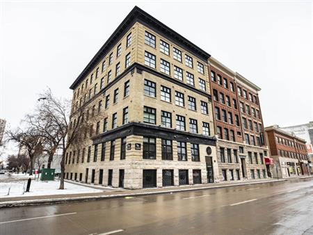 Bell Block | 370 Donald Street, Winnipeg