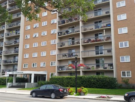 Dover Place | 800 Corydon Avenue, Winnipeg