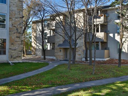 River West Gardens | 411 Barker Blvd, Winnipeg