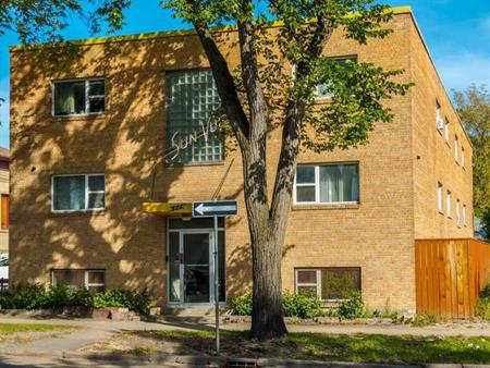 Sun Vue Apartments | 581 Sherbrook Street, Winnipeg