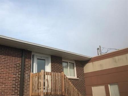 2.5 meublé/ Ste Hyacinthe/ AVRIL 2025-725 $ tout inclus