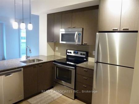 Yonge/Sheppard Luxury 1Bdrm Functional Layout Open Balcony 9Ft Ceilin