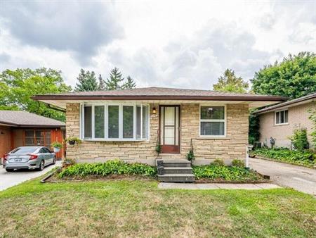 Gorgeous 3 Bedroom 1 Bath 2 Parking in Laurentian Hills | 124 Pinedale Drive, Kitchener