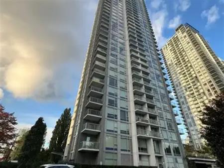 Park Avenue West | 13696 100 ave, Surrey