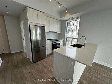 Burnhamthorpe/Confederation Brand New 2Bdrm Modern Kitchen Lrg Balcon