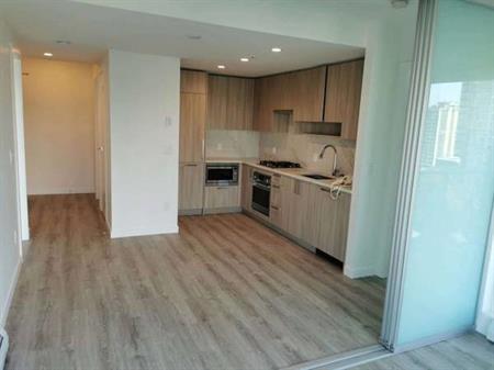 Surrey Brand New 2brs2baths One Central LOCATION!!!