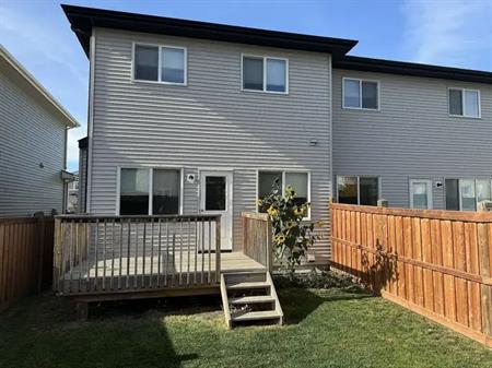 3 Bedroom town home on a quiet street near schools and parks | 8538 Cushing Place Southwest, Edmonton