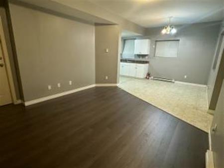 2 bedroom suite - walking distance to UFV/in-suite laundry