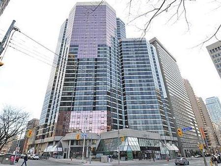 1001 BAY STREET,LARGE 1BED+DEN,1BATH,DOWNTOWN TORONTO