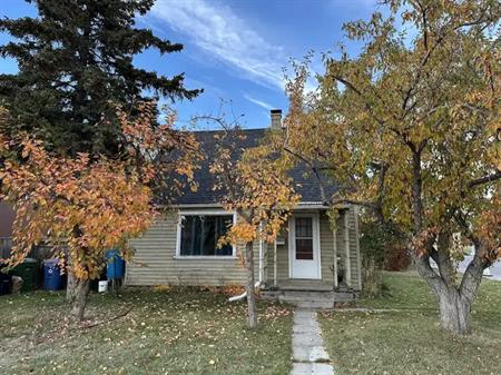 Single House in Kensigton | 2302 Westmount Road Northwest, Calgary