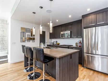 AVAILABLE NOW!!  LUXURY 3 BEDROOM TOWNHOUSE IN KENSINGTON.  MOVE IN TODAY! | 1812 - Kensington Rd NW, Calgary