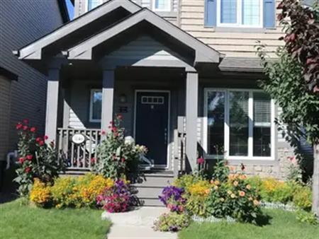 Near 1600 sq.ft Single Family + Basement(storage) with two car detached garage | Edmonton