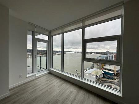 1 Bedroom + 1 Flex - 660SF Brand New Apartment Pier West