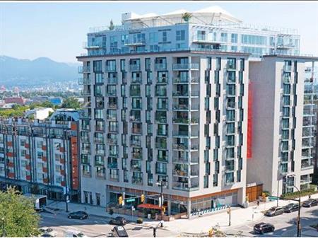 1/bd 1/ba, Vancouver BC, Elevators