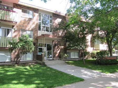 Spacious  Apartment Suites Near University of Alberta - Small, safe, and friendly building | 10710 - 80 Ave, Edmonton