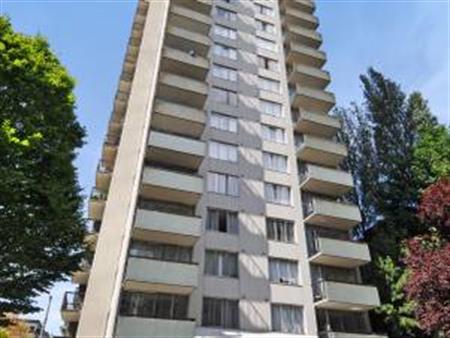 $22951br - 483ft2 - Central Location - Steps to Robson St - Shoppi