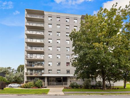 Edgeworth | 810 Edgeworth Avenue, Ottawa