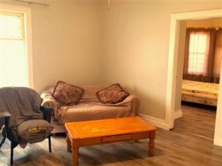 Homey 2-Bedrooms Apartment, Furnished!