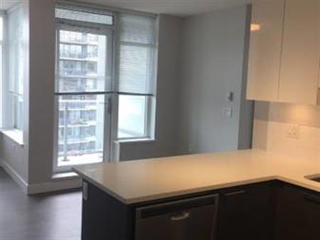 Modern and Elegant 2 Bed & 2 Ba in Central Location W/HUGE Patio