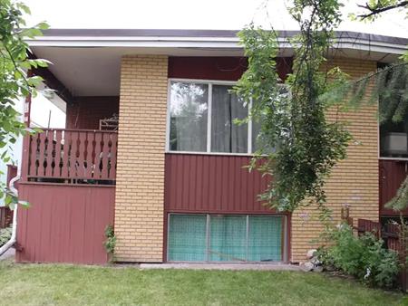 ** INCENTIVE** Nice 2 Bedroom Legal suite in Bowness NW. $500 off first month | B - 7405 35 Avenue NW, Calgary