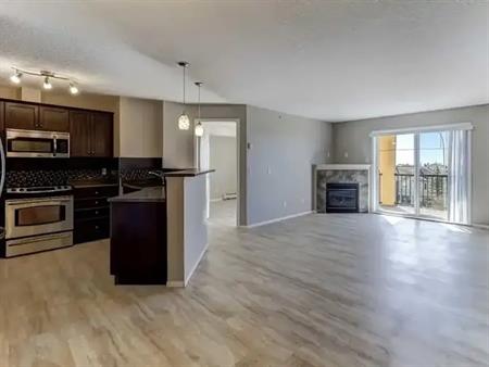 NW Royal Oak w 2 Bedroom, 2 bathrooms, parking included✨ | 8810 Royal Birch Boulevard Northwest, Calgary