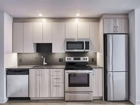 30 Saint Joseph Boulevard Est | 30 Saint-Joseph Est, Montreal