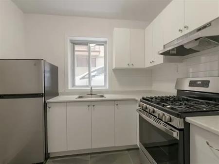 4585 Dupuis Avenue | 4585 Dupuis Avenue, Montreal