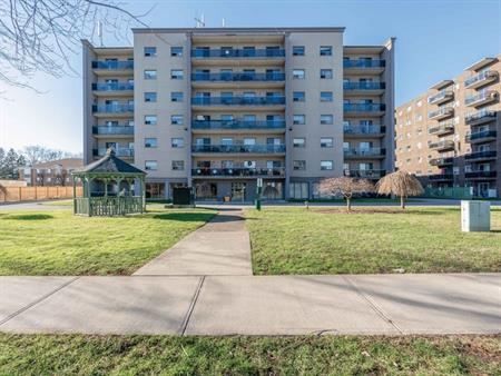 Victoria Park & Imperial Towers Apartments | 6521 & 6563 Drummond Road, Niagara Falls