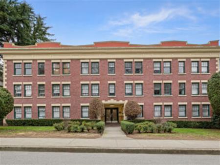 Vallejo Court Apartments | 1009 W 10th Ave, Vancouver