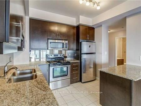 Hurontario / Burnhamthorpe Luxurious 2Bdrm Open Concept High Ceilings