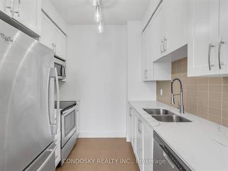 Burnhamthorpe/Confederation Beautifully Renovated 1Bdrm Modern Elegan